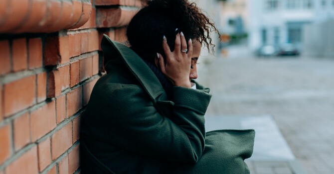 5 Ways to Manage a Panic Attack (Without Hearing “Just Relax”)